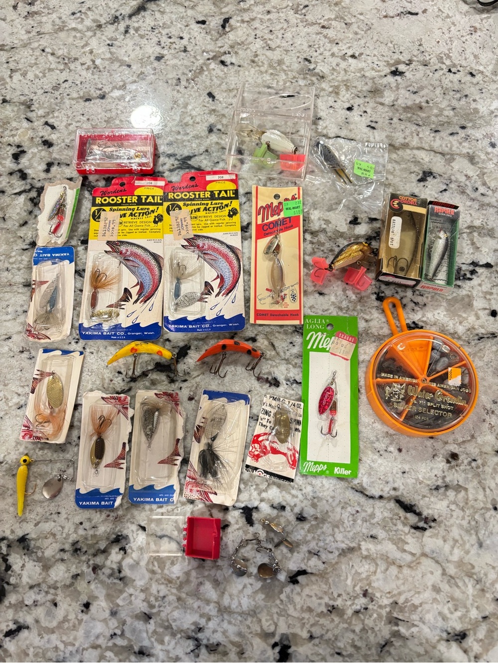 Vintage Fishing Lure Lot Rapala Mepps Yakima Rooster Tail Cotton Cordell 20+